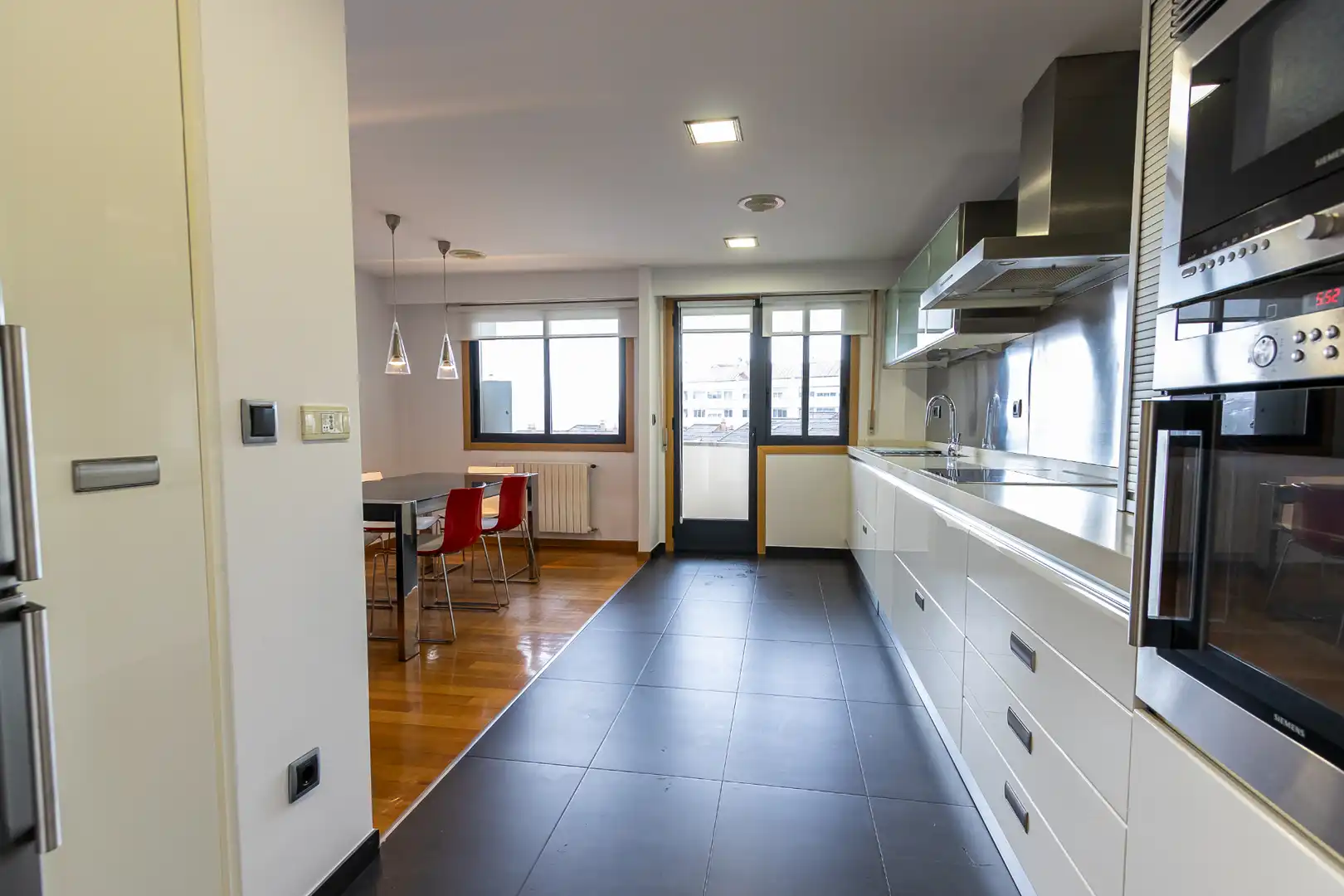 Cuina de Dúplex de lloguer en Ourense Capital  amb Aire condicionat, Calefacció i Parquet