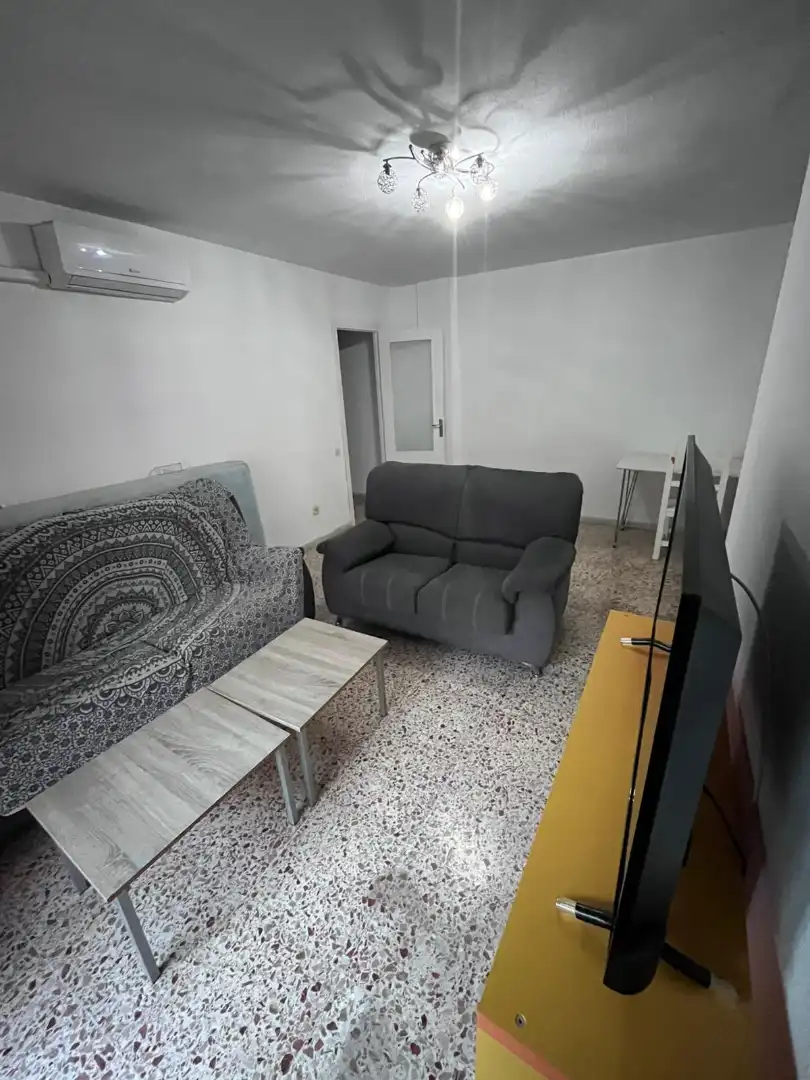 Sala de estar de Piso de alquiler en Almería con Aire acondicionado, Terraza y Amueblado