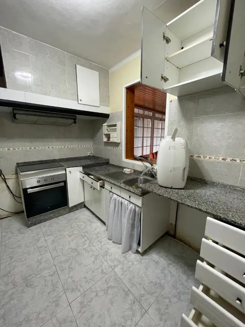 Cuina de Casa o xalet en venda en Narón amb Calefacció, Jardí privat i Terrassa