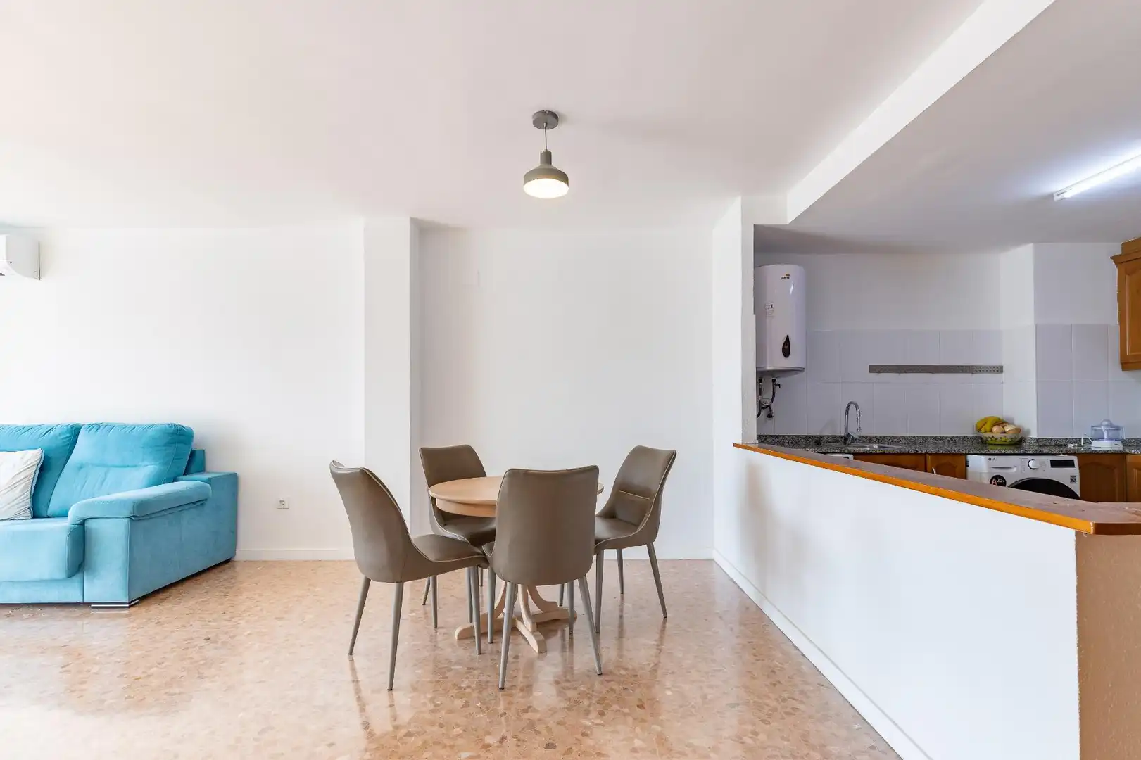 Menjador de Apartament en venda en Valencia amb Aire condicionat i Calefacció