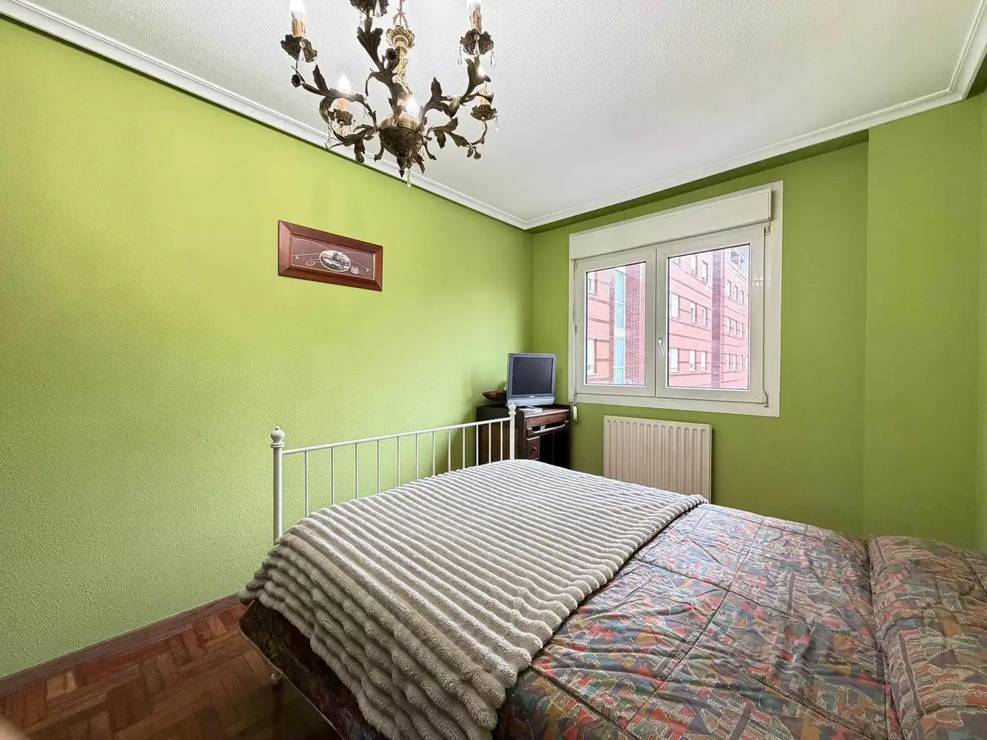 Habitación de Piso en venta en Gijón  con Calefacción, Parquet y Terraza
