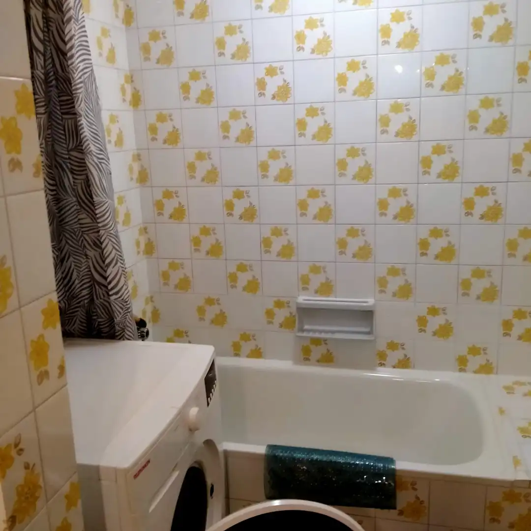 Bathroom of Flat for sale in Setcases  with Parquet flooring, Furnished and Washing machine