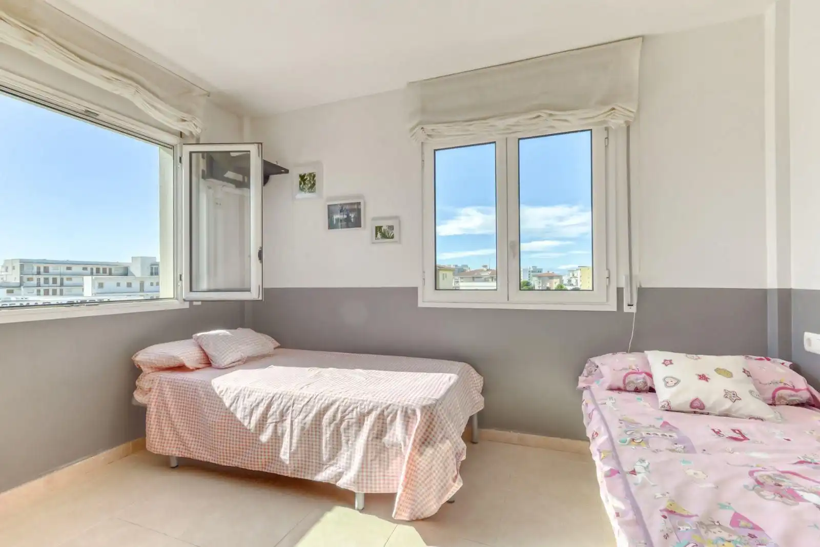 Bedroom of Apartments for sale in Roses  with Air Conditioner, Terrace and Furnished
