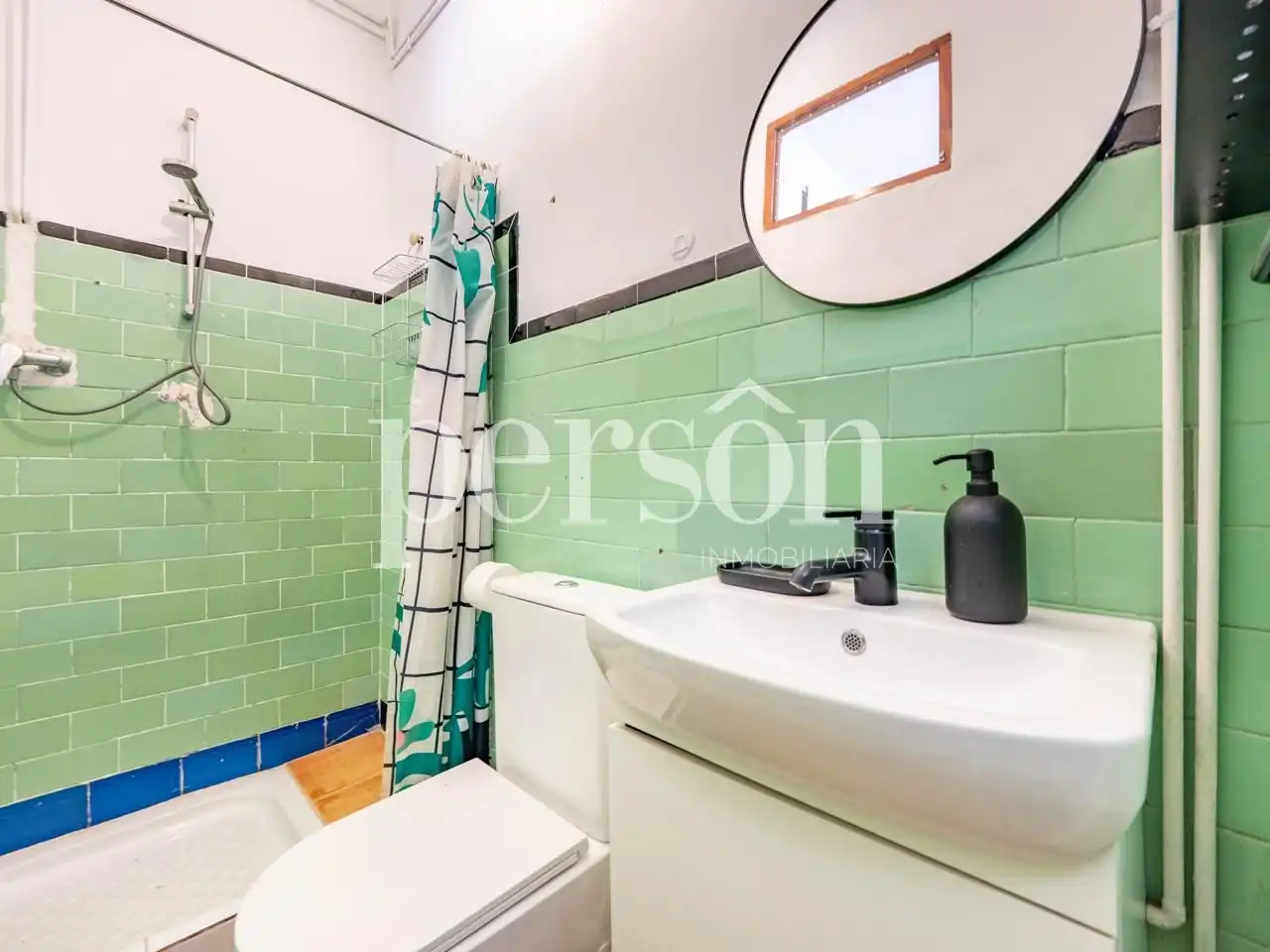 Badezimmer von Erdgeschoss zum Verkauf in Valencia mit Terrasse