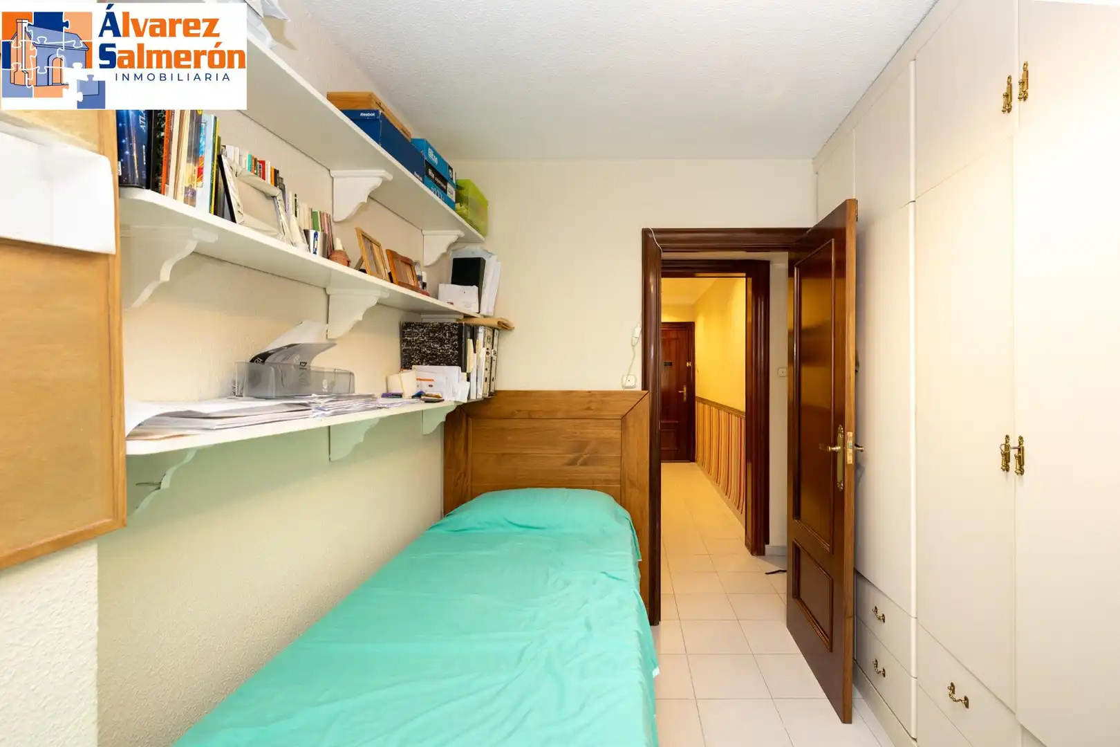 Bedroom of Flat for sale in Granada  with Balcony