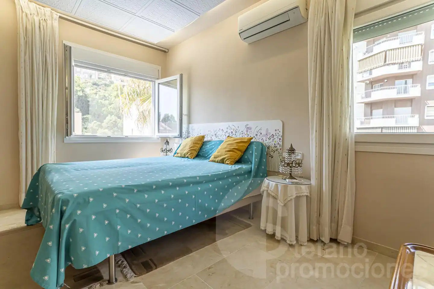 Schlafzimmer von Haus oder Chalet zum Verkauf in Málaga mit Klimaanlage, Privatgarten und Terrasse