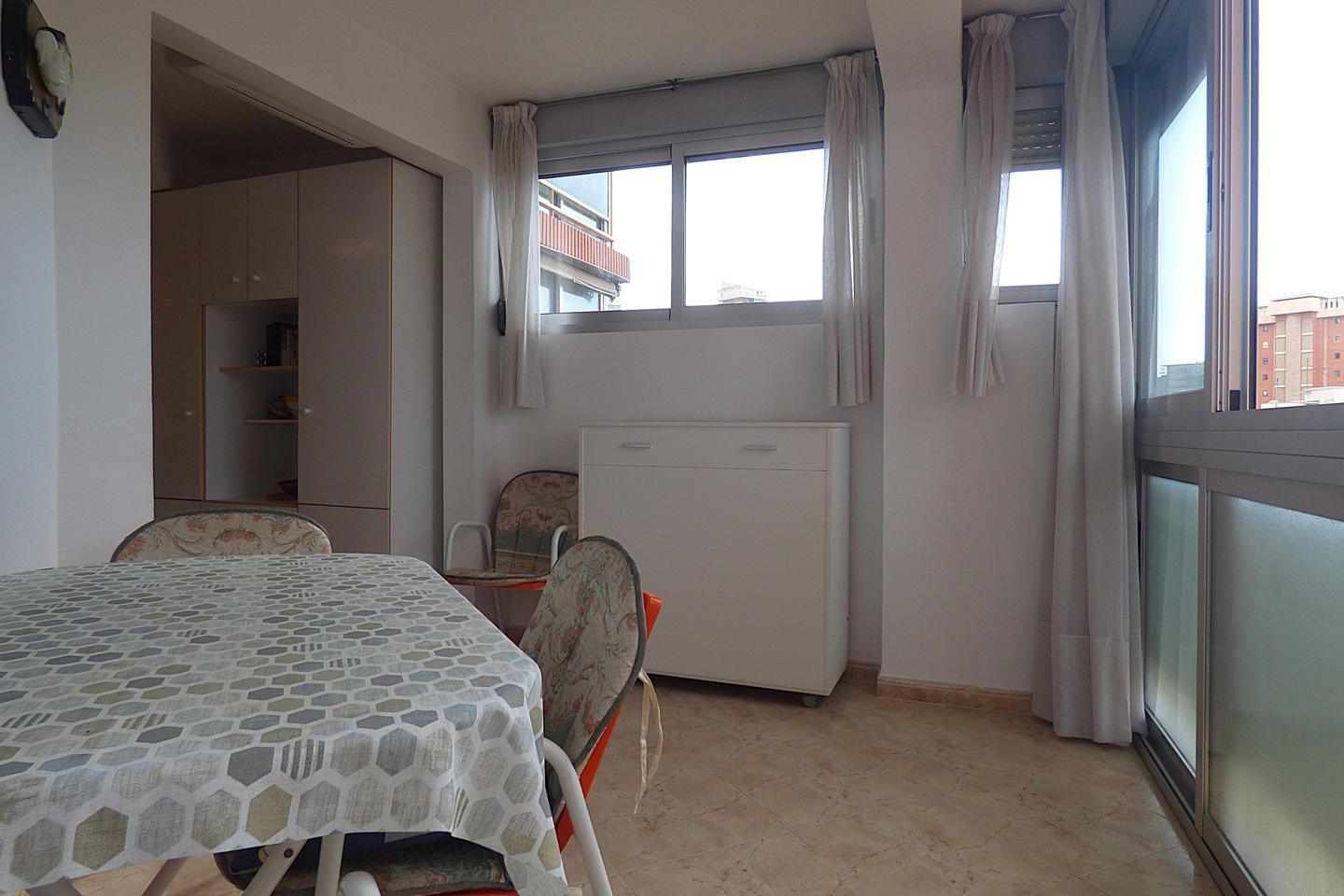 Dormitori de Apartament en venda en Benidorm amb Aire condicionat, Terrassa i Piscina