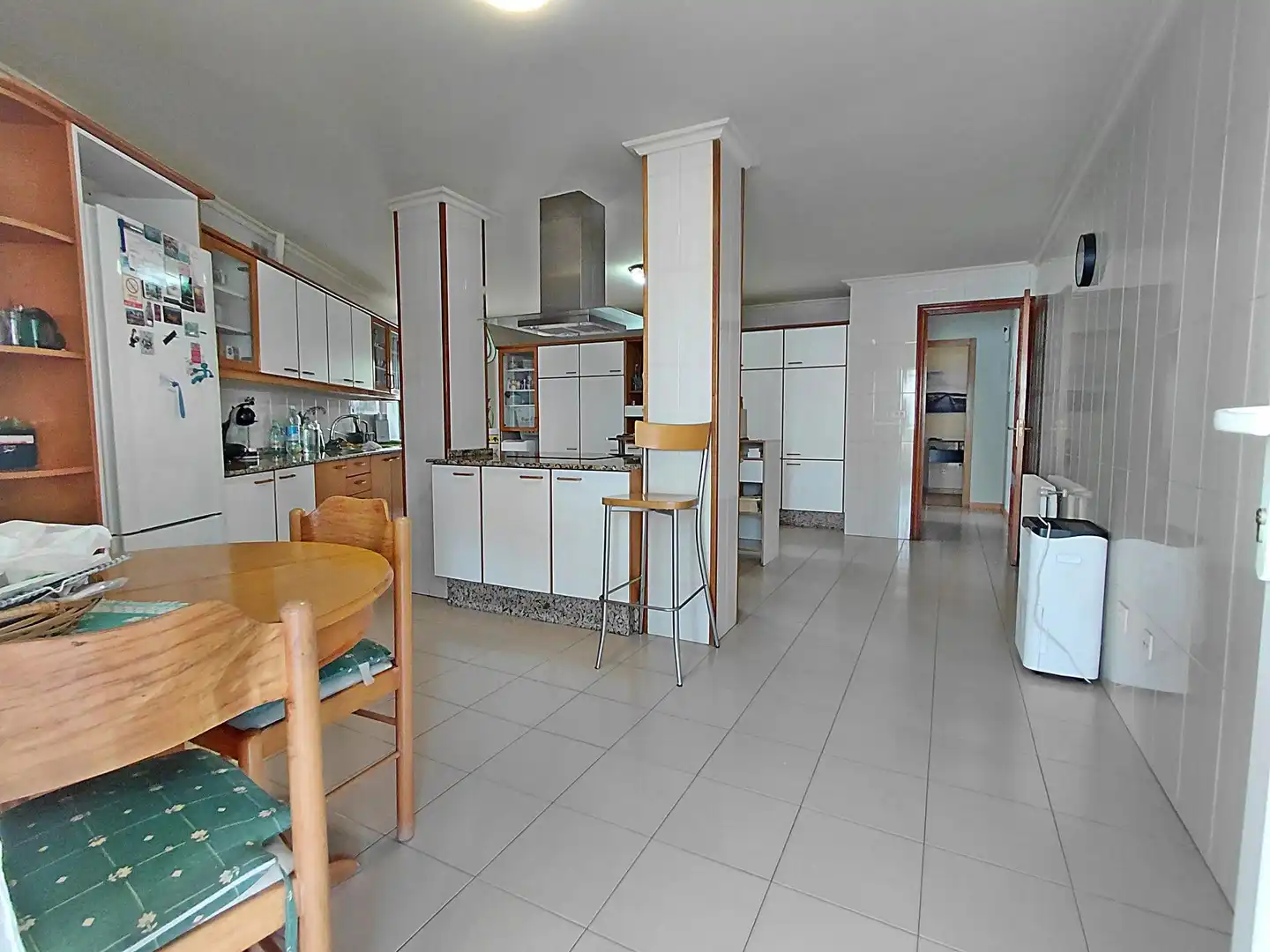 Cuina de Casa o xalet en venda en Cambados amb Calefacció, Jardí privat i Terrassa