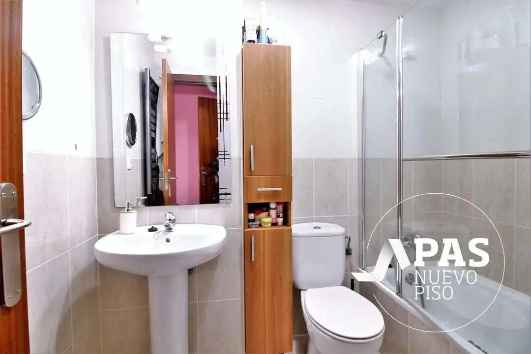 Bathroom of Flat for sale in El Astillero    with Heating, Private garden and Storage room
