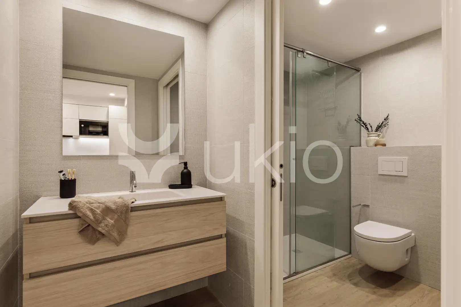 Bany de Apartament de lloguer en Barcelona amb Aire condicionat, Calefacció i Terrassa