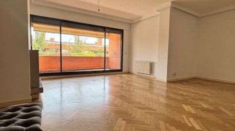 Foto 4 de Piso de alquiler en Tramontana, Timón, Madrid Capital