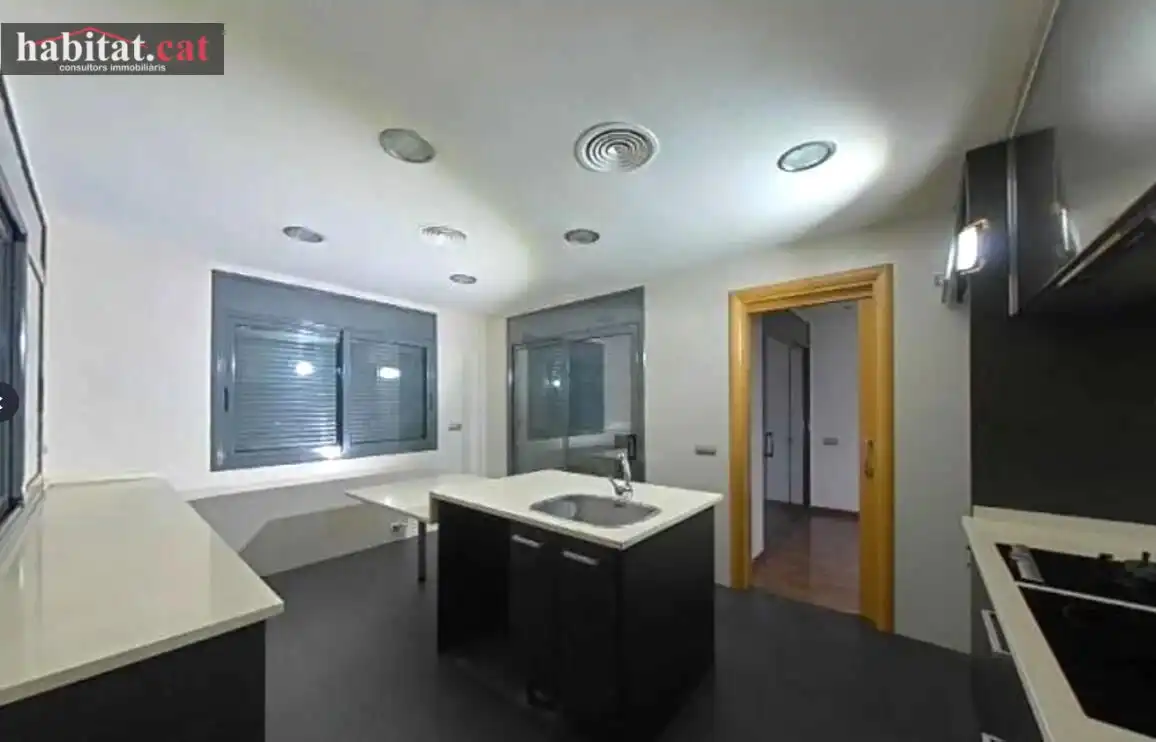 Cocina de Casa o chalet en venta en Vilanova i la Geltrú con Piscina y Balcón