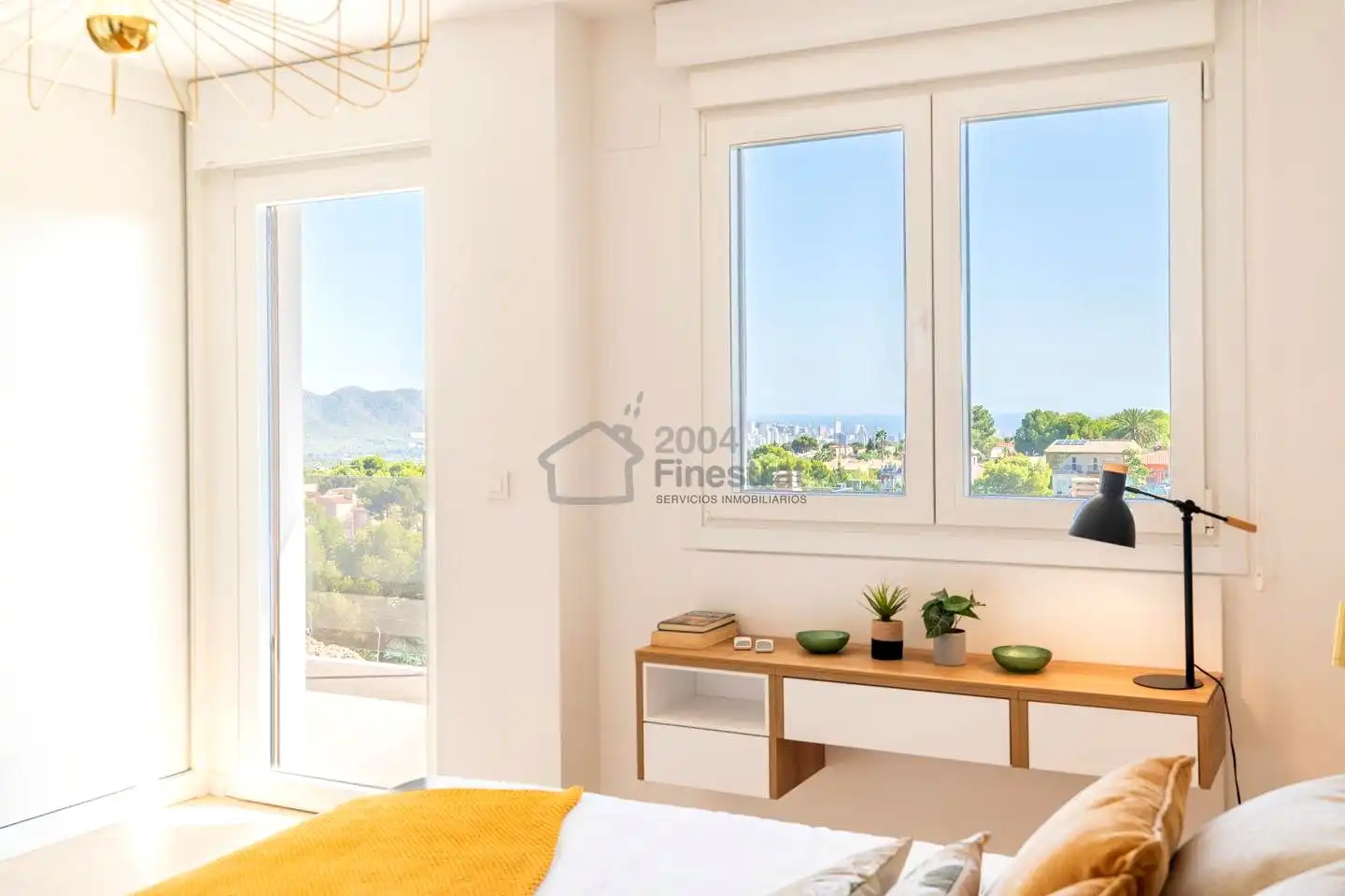 Habitación de Casa adosada en venta en La Nucia con Aire acondicionado, Jardín privado y Terraza