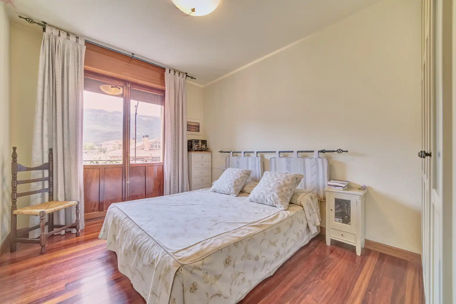 Habitación de Casa o chalet en venta en Irañeta con Calefacción, Jardín privado y Parquet