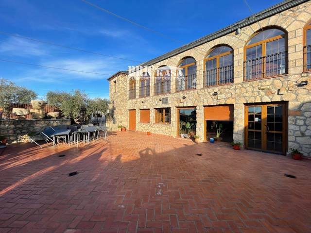 Edificio en Venta en N/A en Plasenzuela