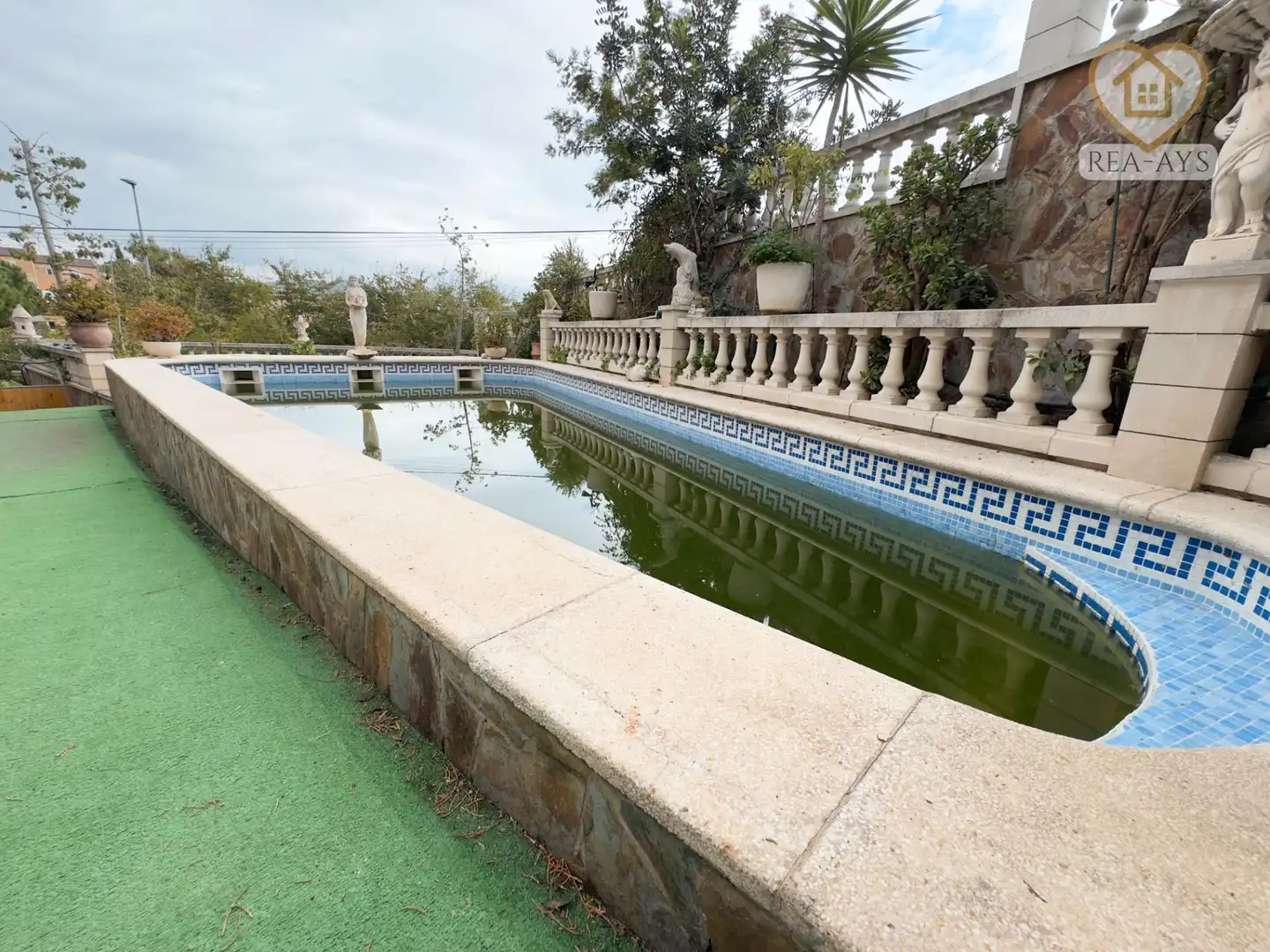 Swimming pool of Houses for sale in Sant Vicenç Dels Horts  with Air Conditioner, Private garden and Terrace