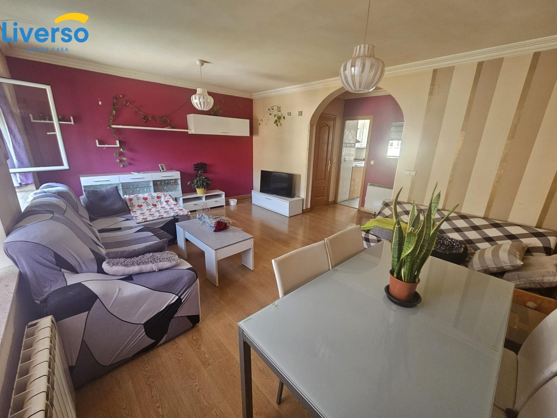 Sala d'estar de Pis en venda en Burgos Capital amb Calefacció i Balcó