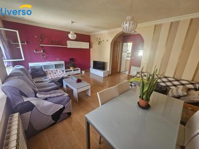 Living room of Flat for sale in Burgos Capital  with Heating and Balcony