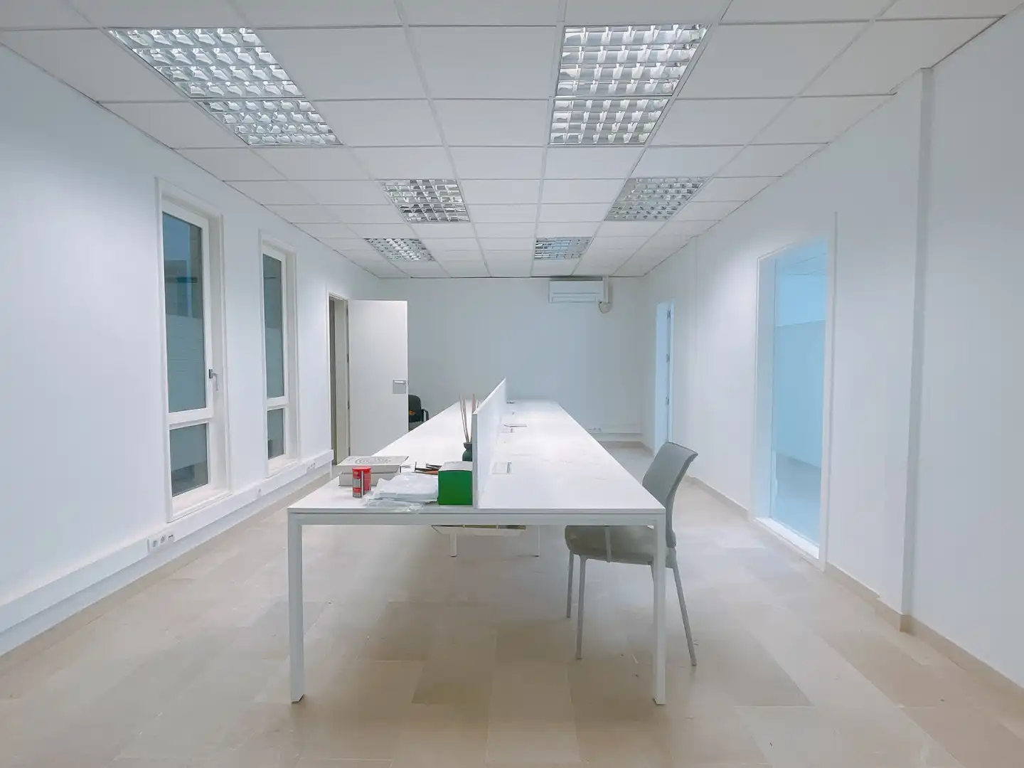 Office for rent in Girona  with Air Conditioner and Heating
