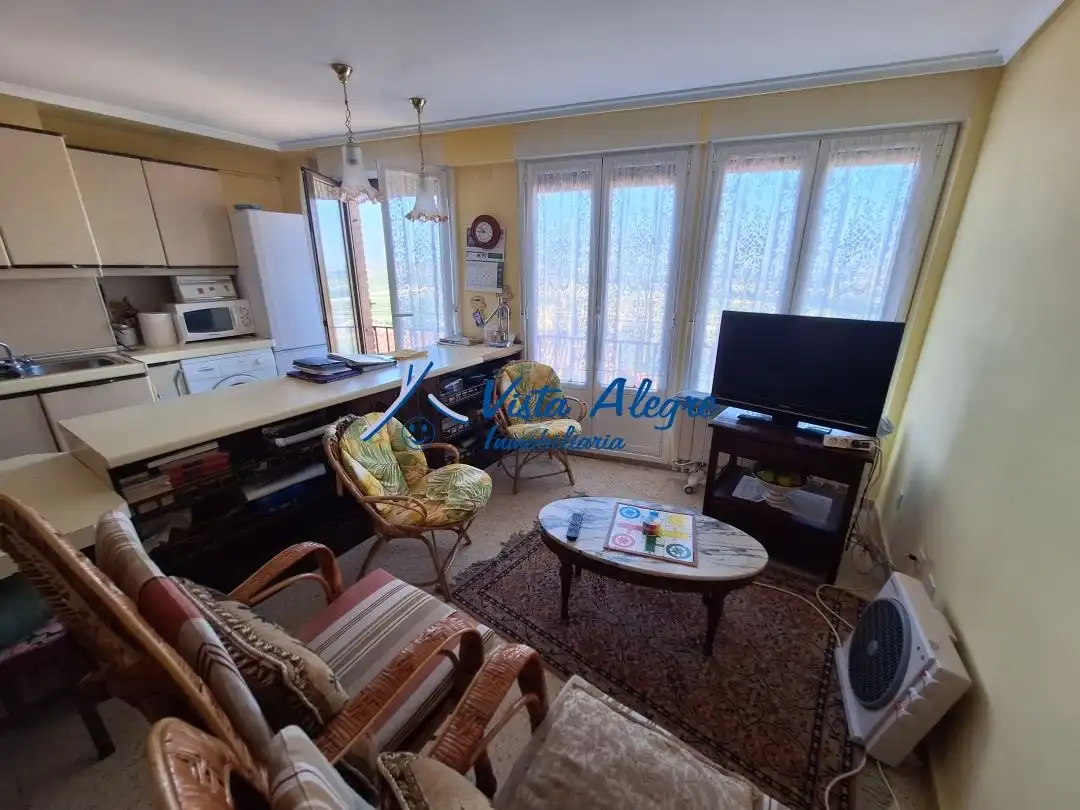 Sala de estar de Piso en venta en San Vicente de la Sonsierra con Calefacción, Trastero y Amueblado