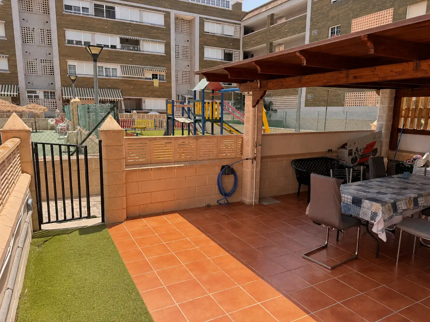 Terrassa de Pis en venda en Roquetas de Mar amb Aire condicionat, Terrassa i Piscina comunitària