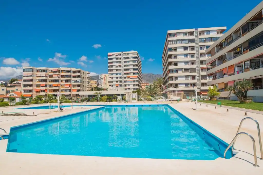 Piscina de Apartament en venda en Torremolinos amb Aire condicionat, Calefacció i Piscina