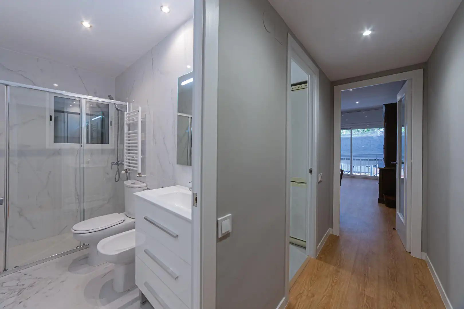 Baño de Apartamento en venta en Barcelona con Calefacción y Parquet