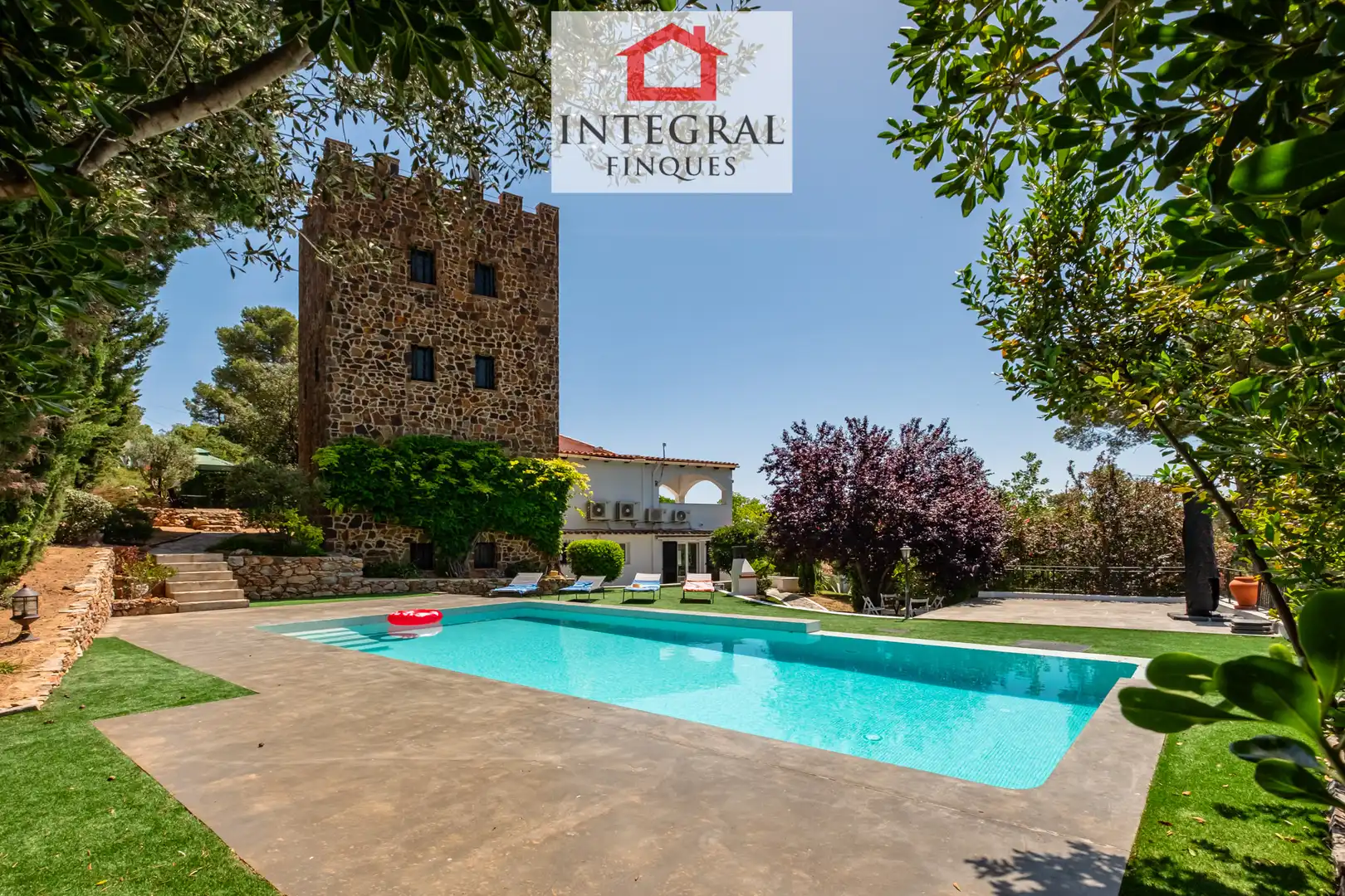 Detached house with pool for sale in Vall-llobrega
