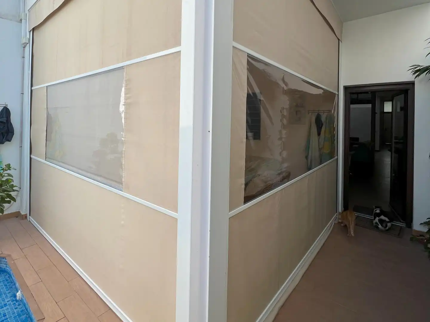 Vista exterior de Casa o xalet en venda en Dos Hermanas amb Aire condicionat, Jardí privat i Terrassa