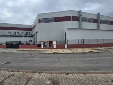 Industrial building for sale in Calle Euclides