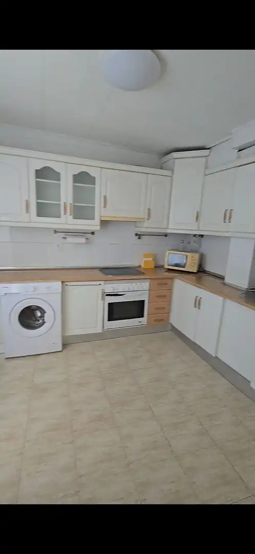 Cuina de Apartament de lloguer en Adeje amb Piscina comunitària