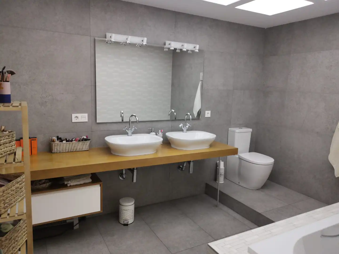 Baño de Piso en venta en Jacarilla con Aire acondicionado, Amueblado y Lavadora