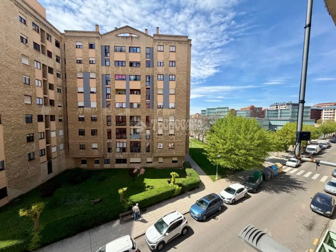 Piso en venta en C. las Campanillas, Las Eras de Renueva