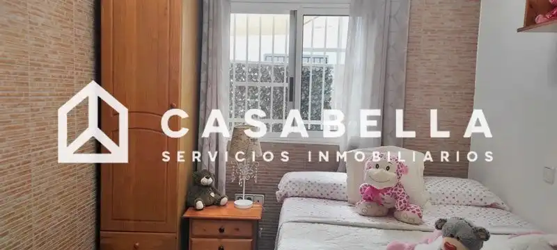 Habitación de Casa o chalet en venta en Paterna con Calefacción, Jardín privado y Terraza