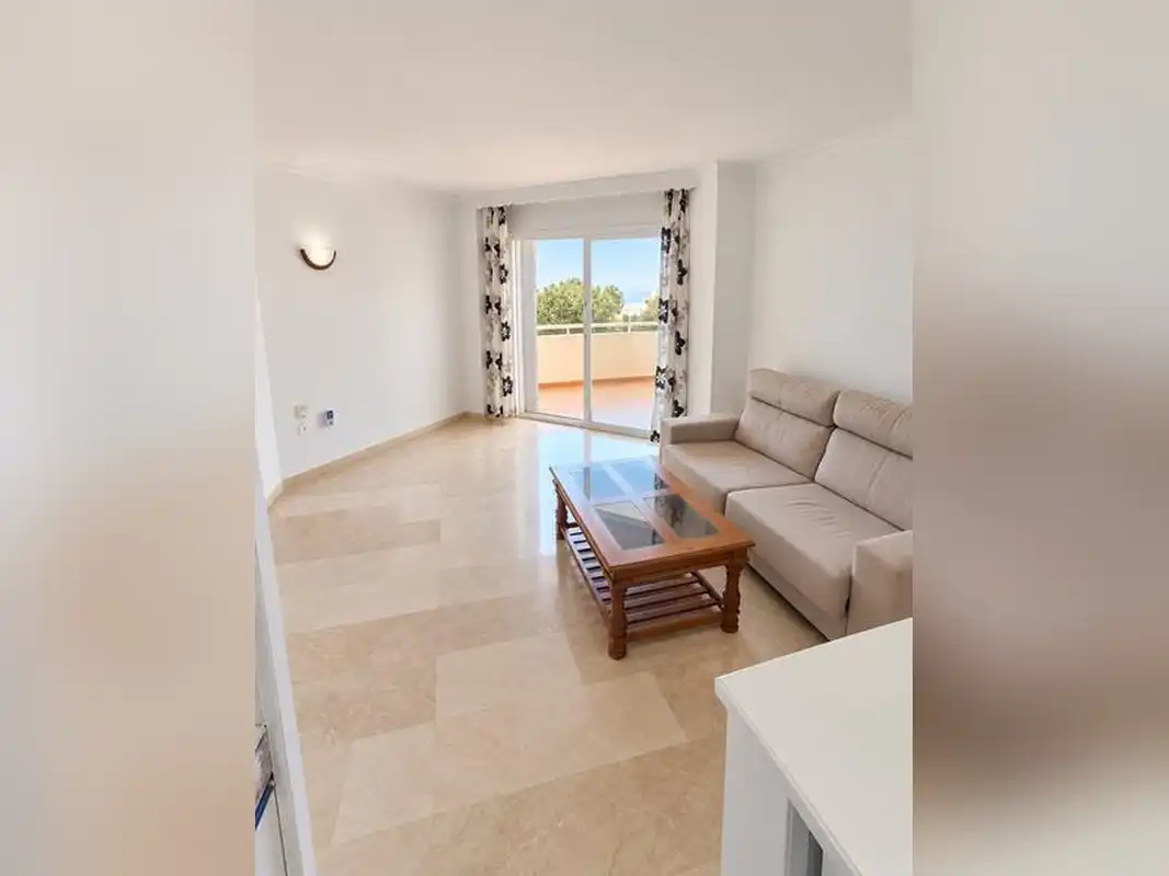 Flat with pool for sale in Selwo