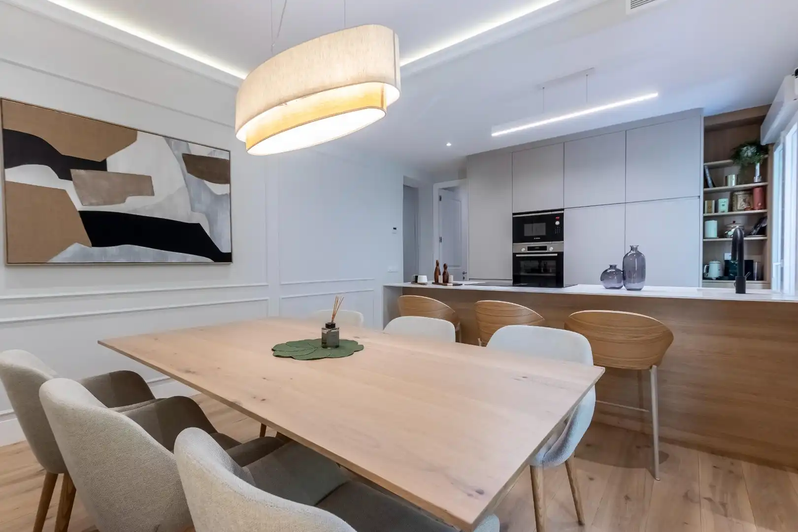 Comedor de Apartamento de alquiler en Madrid con Aire acondicionado, Calefacción y Amueblado