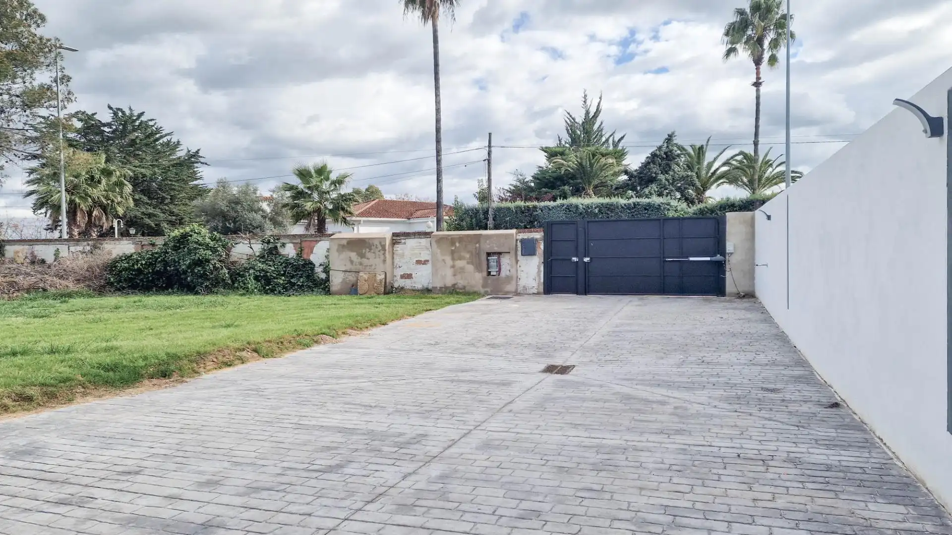 Vista exterior de Residencial en venda en Badajoz