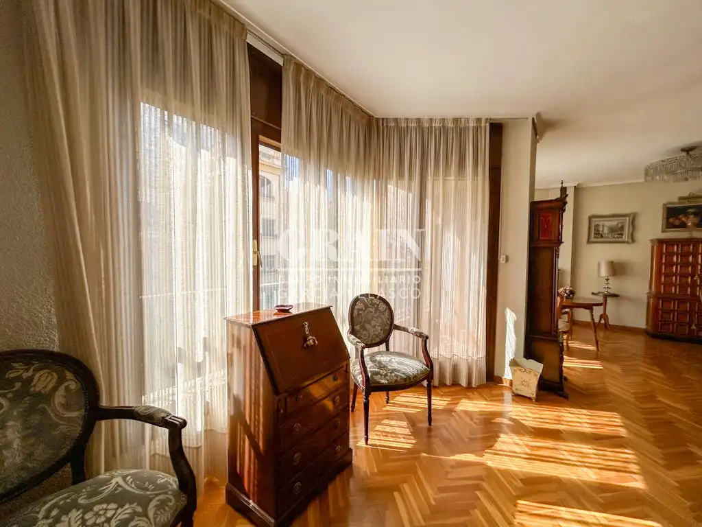Sala d'estar de Pis en venda en Albacete amb Calefacció, Parquet i Traster