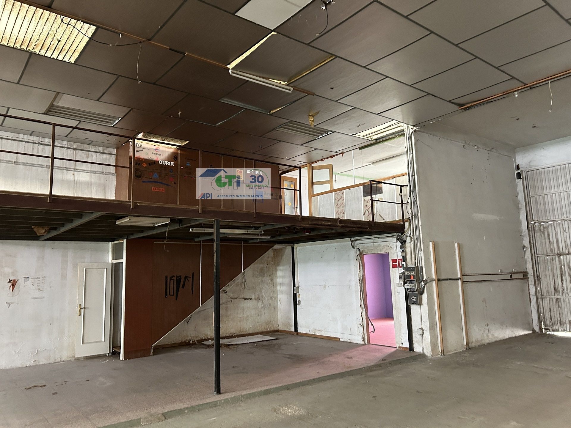 Fabrikhallen zum verkauf in Pinseque