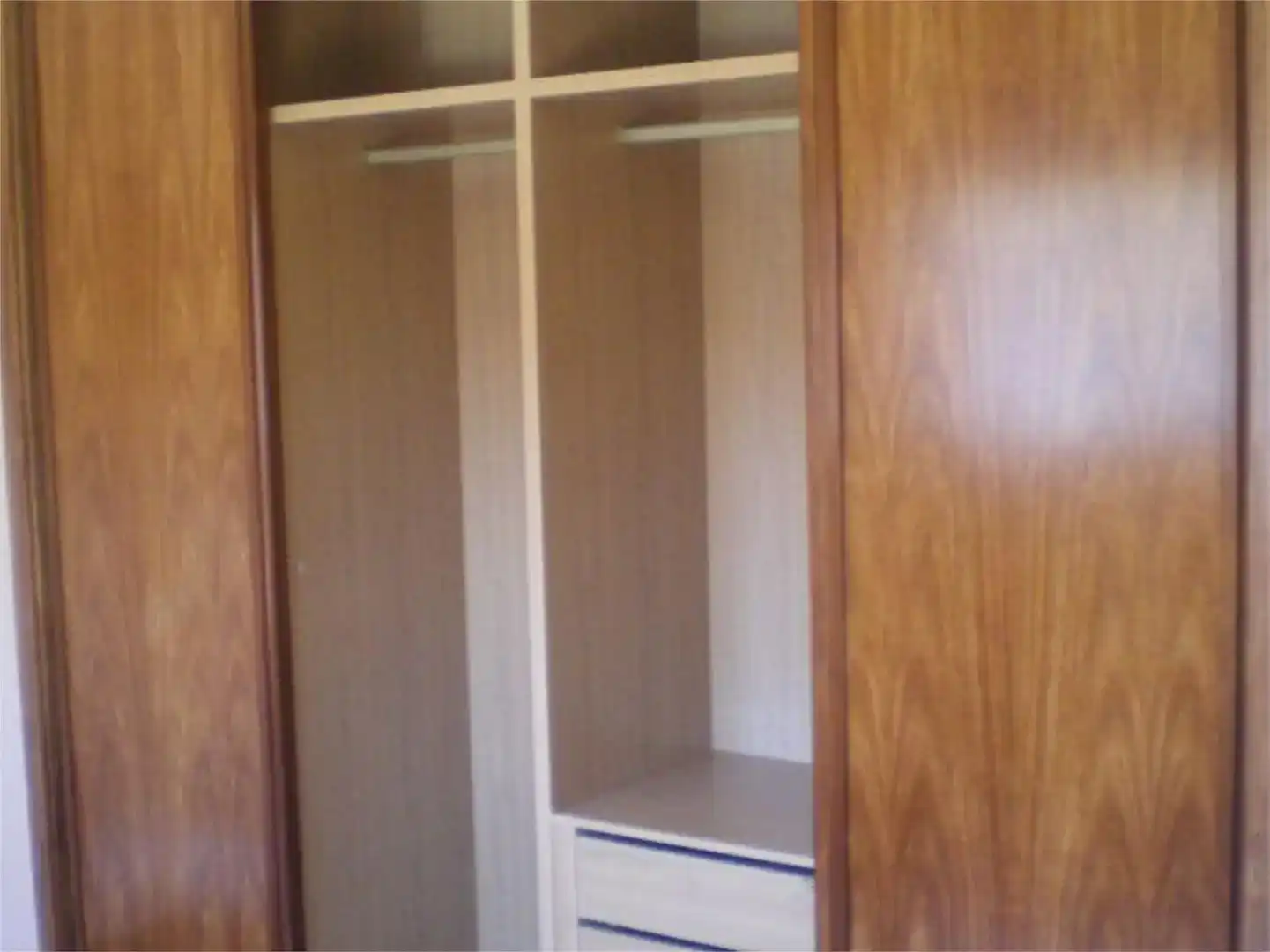 Schlafzimmer von Wohnung zur Miete in Hervencias