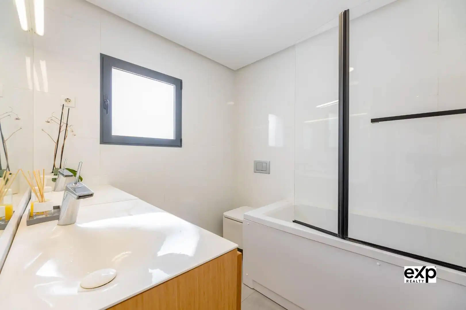 Baño de Casa o chalet en venta en L'Eliana con Aire acondicionado, Calefacción y Jardín privado