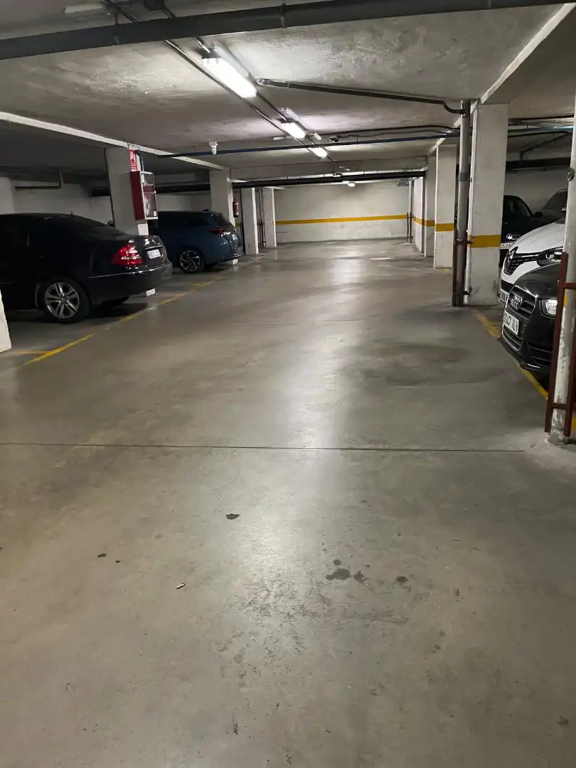 Doppelparkplatz mit Aufzug zur Miete in Calle del Cardenal González de Mendoza 8, imagen 5