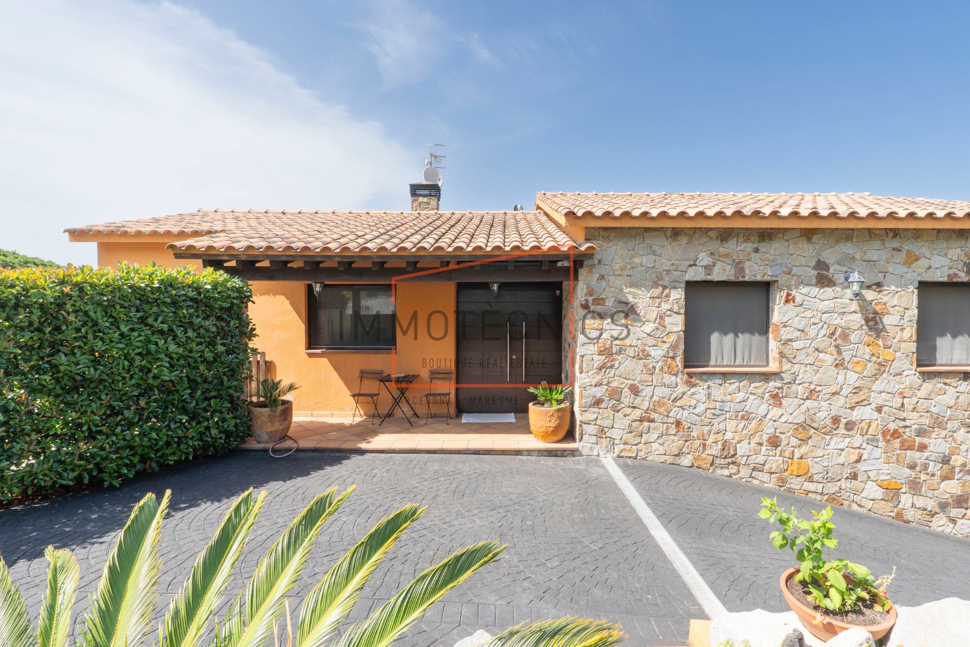 Vista exterior de Casa o xalet en venda en Vilanova del Vallès amb Calefacció, Jardí privat i Terrassa