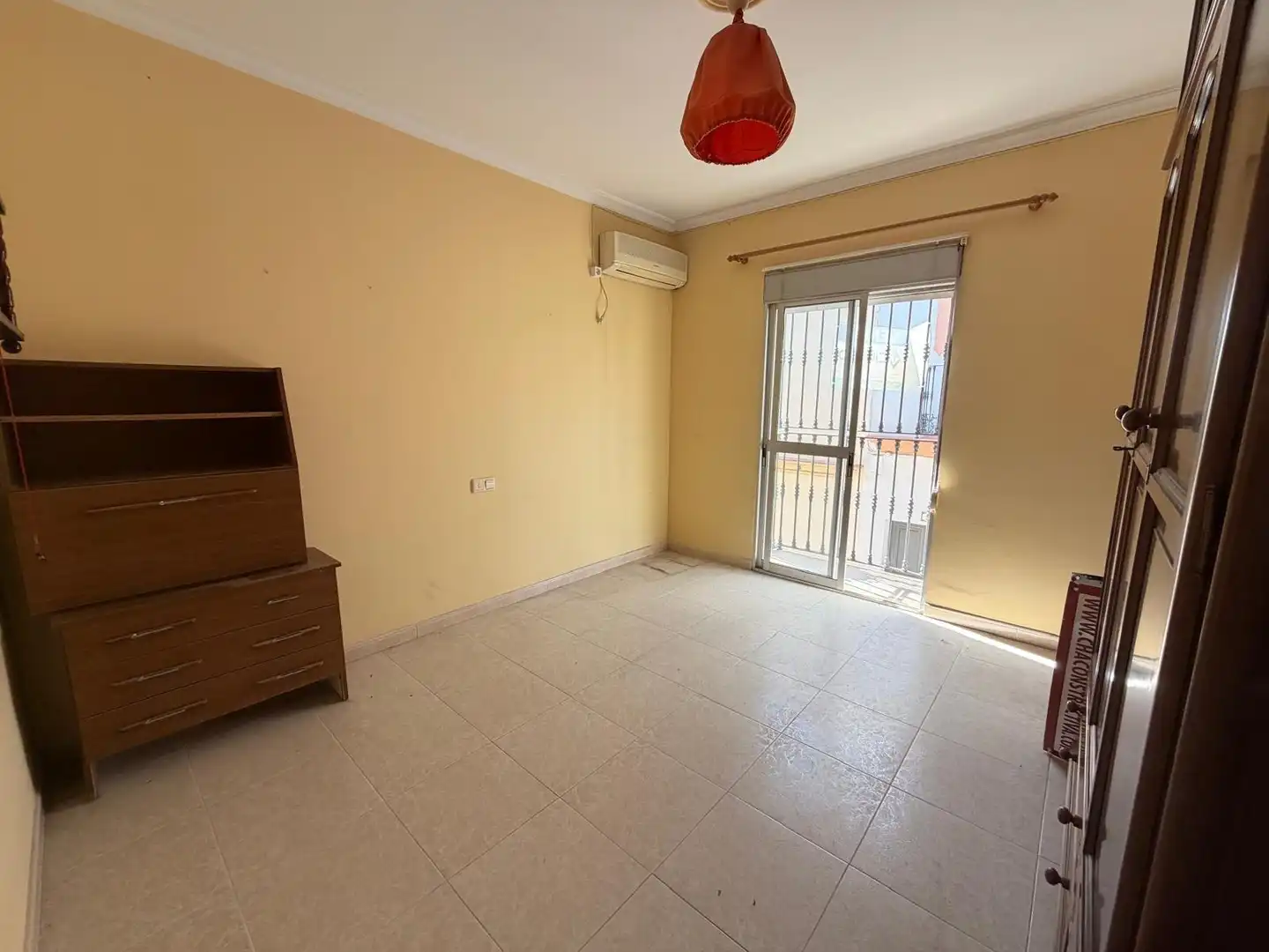 Dormitori de Casa o xalet en venda en Morón de la Frontera amb Terrassa i Balcó
