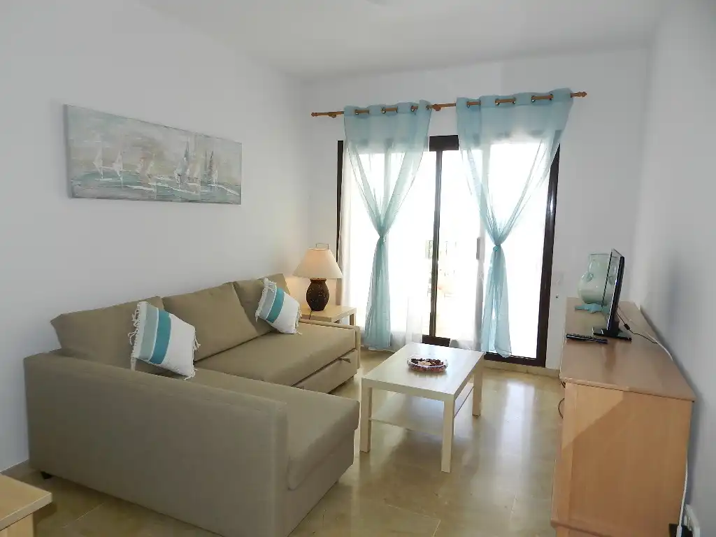 Sala d'estar de Apartament en venda en Manilva amb Aire condicionat, Terrassa i Traster
