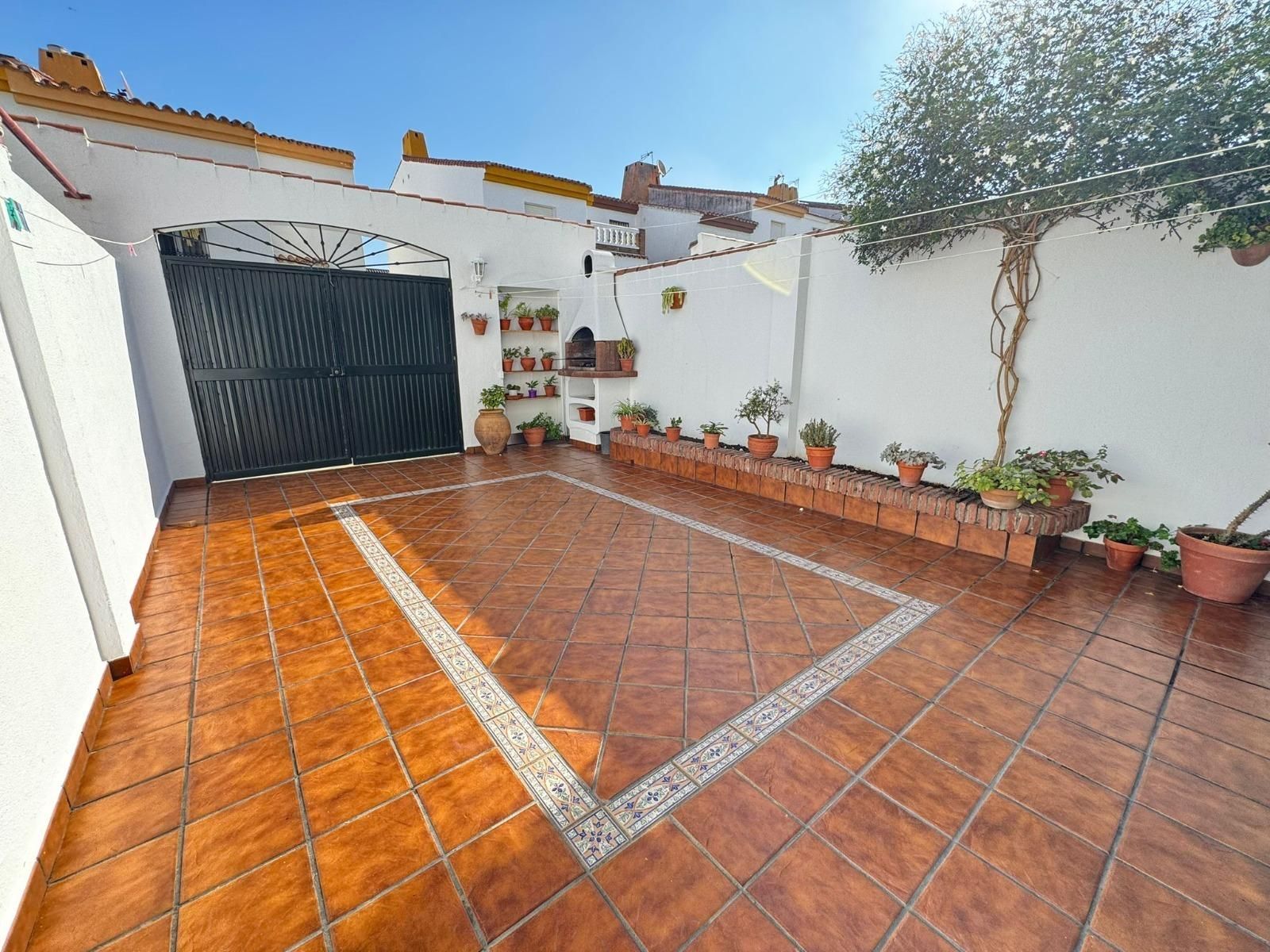 Terrace of Single-family semi-detached for sale in Algeciras