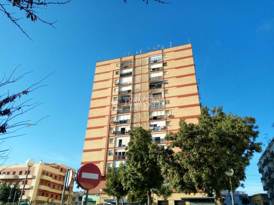 Exterior view of Garage for sale in San Juan de Aznalfarache