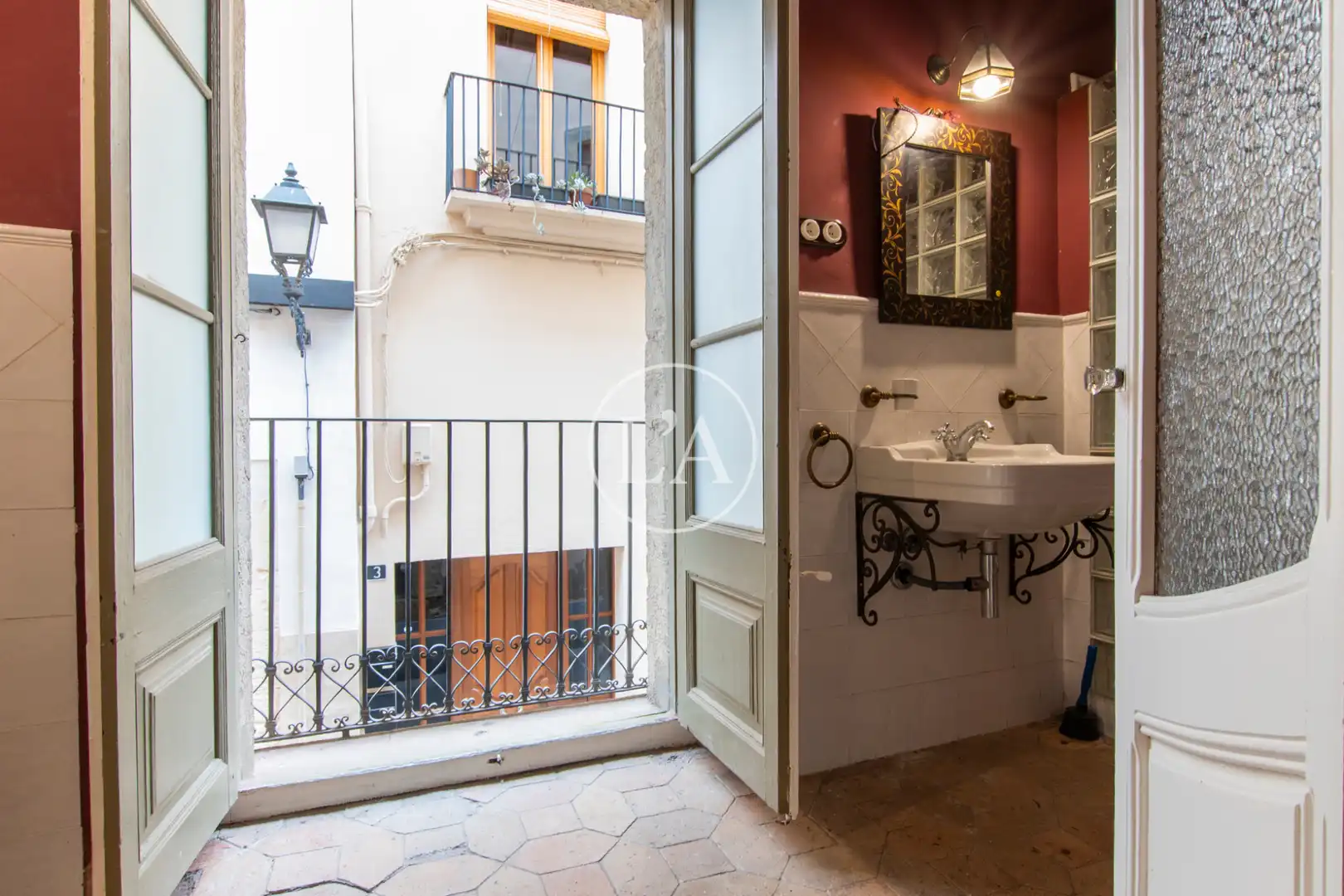Casa aparellada amb terrassa en venda a Carrer de la Verge de la Pineda, imagen 40