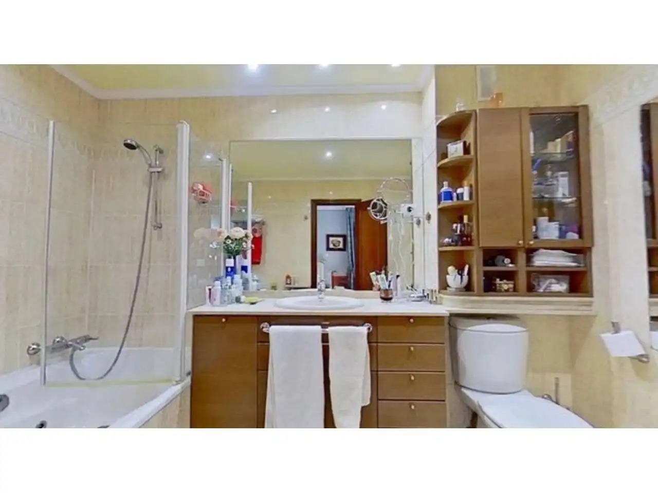 Bathroom of Houses for sale in Berango, Bizkaia