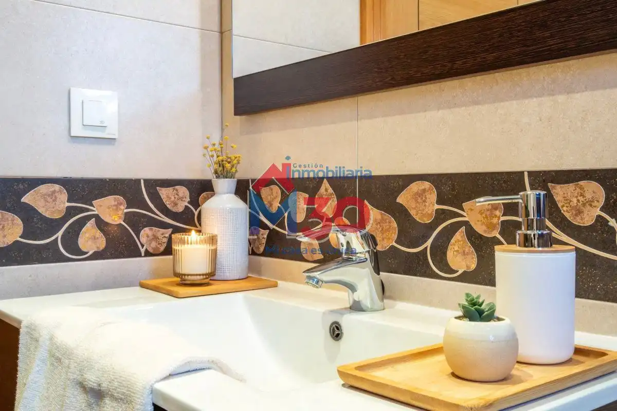 Baño de Piso en venta en Miranda de Ebro con Calefacción, Parquet y Terraza